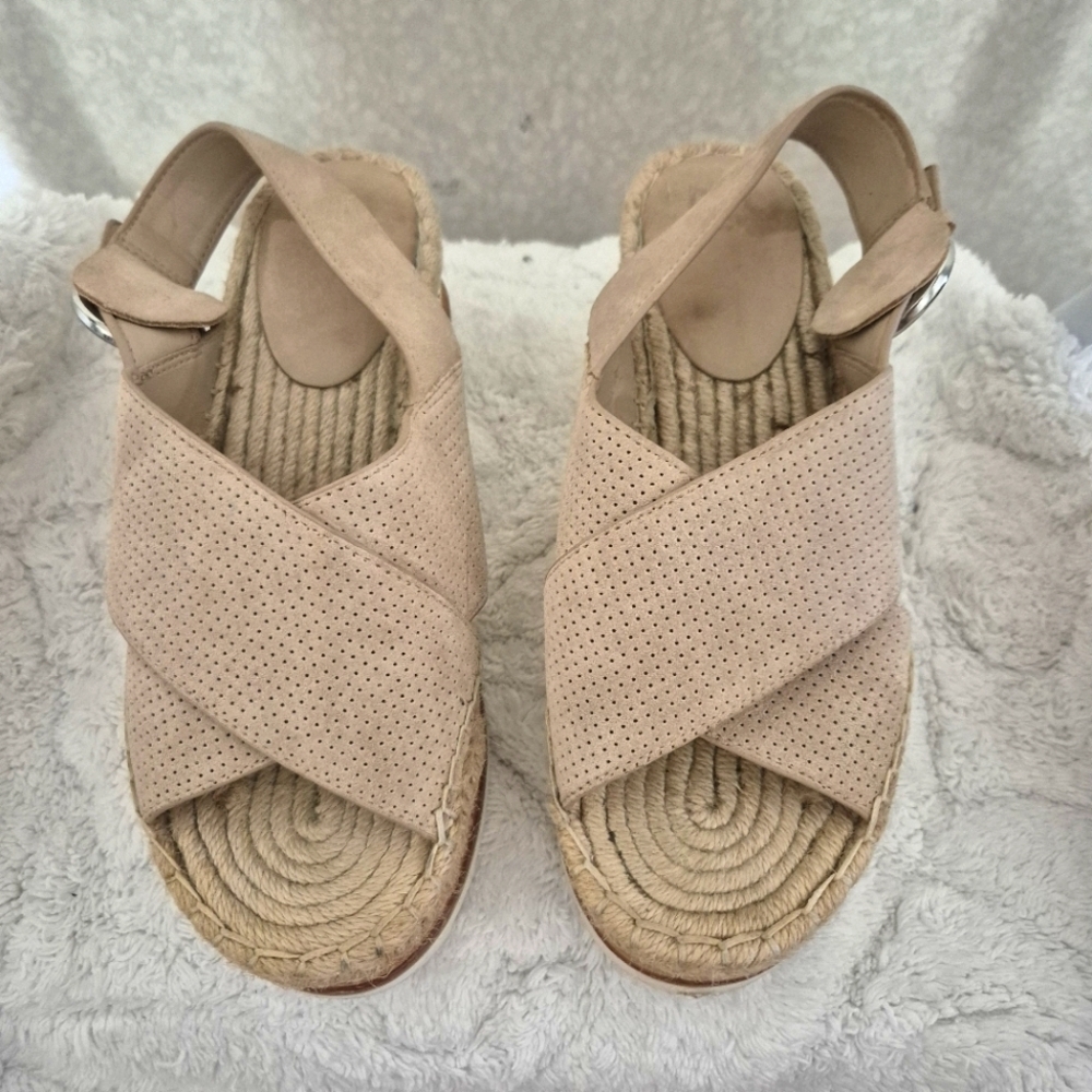Marc Fisher Tan Espadrille Sandals..size:71/2